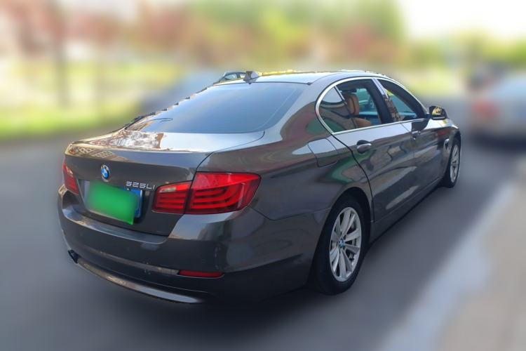 Used BMW 5 Series 2013 520Li Elegant Edition Rear Right 45 Deg