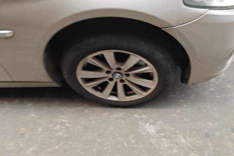 Used BMW 5 Series 2013 520Li Elegant Edition Right Front Wheel Hub