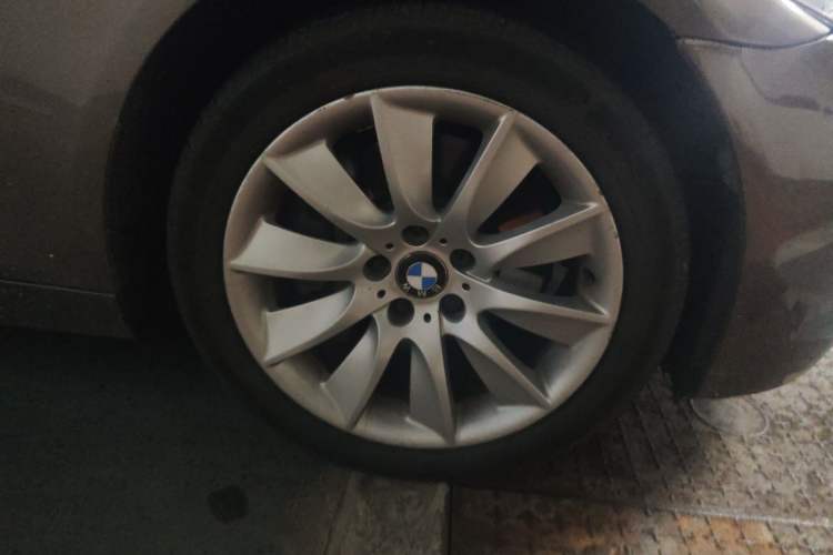 Used BMW 5 Series 2013 535Li Luxury Model Right Front Wheel Hub