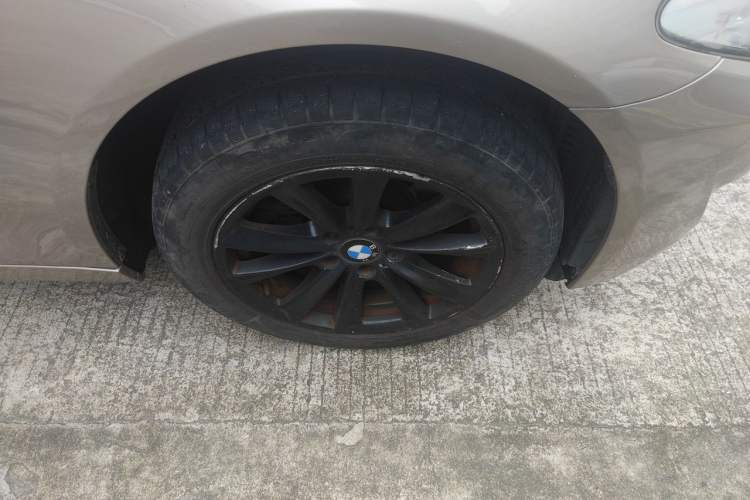 Used BMW 5 Series 2013 520Li Elegant Edition Right Front Wheel Hub