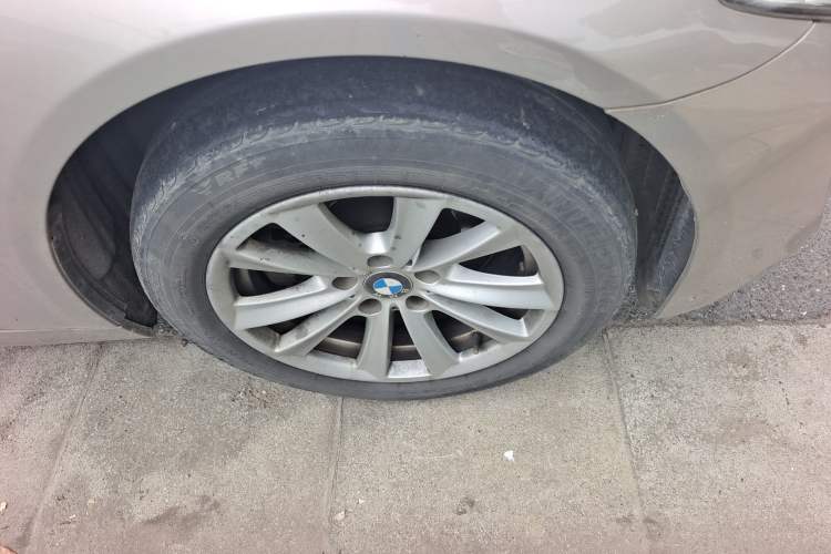 Used BMW 5 Series 2013 525Li Leading Model Right Front Wheel Hub