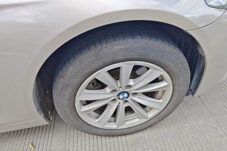 Used BMW 5 Series 2013 520Li Elegant Edition Right Front Wheel Hub