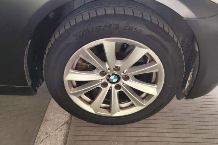Used BMW 5 Series 2013 525Li Luxury Model Right Front Wheel Hub