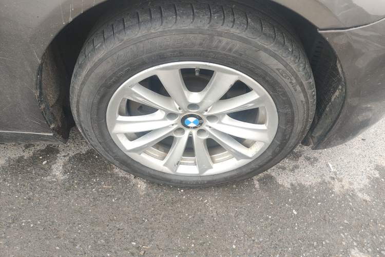 Used BMW 5 Series 2013 520Li Elegant Edition Right Front Wheel Hub