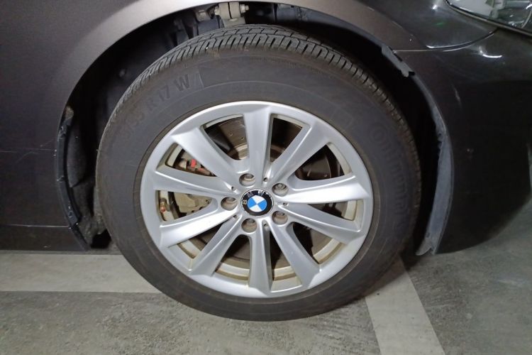 Used BMW 5 Series 2013 520Li Elegant Edition Right Front Wheel Hub