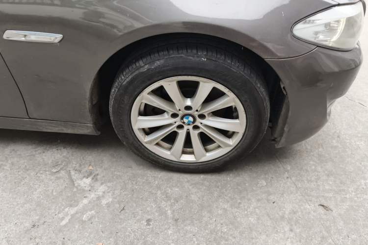 Used BMW 5 Series 2013 525Li Luxury Model Right Front Wheel Hub