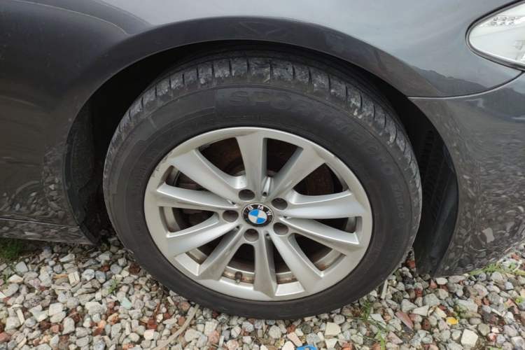 Used BMW 5 Series 2013 525Li Luxury Model Right Front Wheel Hub