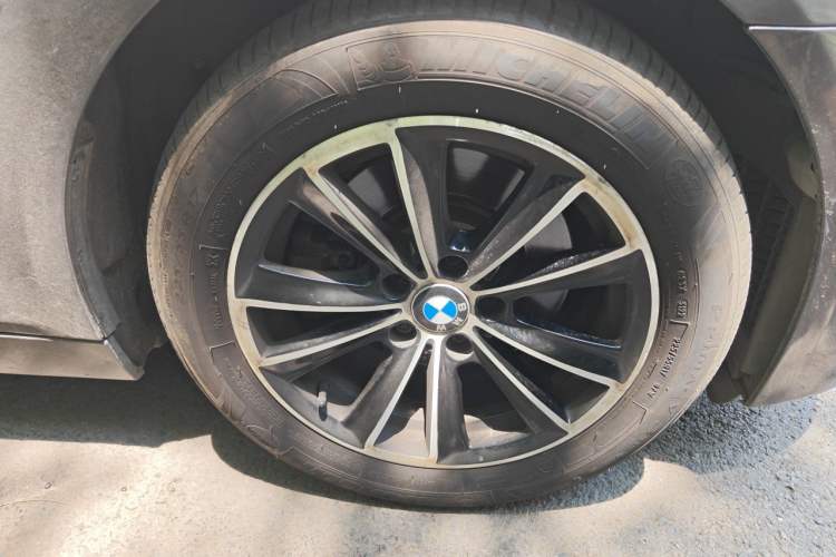 Used BMW 5 Series 2013 525Li Luxury Model Right Front Wheel Hub
