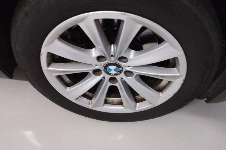 Used BMW 5 Series 2013 525Li Luxury Model Right Front Wheel Hub
