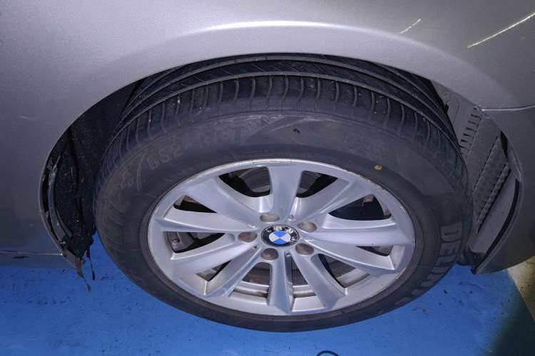 Used BMW 5 Series 2013 520Li Elegant Edition Right Front Wheel Hub