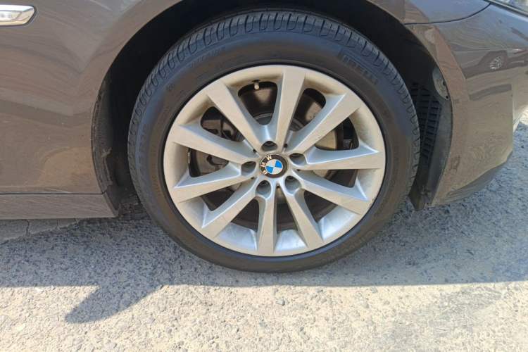 Used BMW 5 Series 2013 530Li Leading Model Right Front Wheel Hub