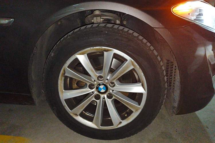 Used BMW 5 Series 2013 525Li Leading Model Right Front Wheel Hub