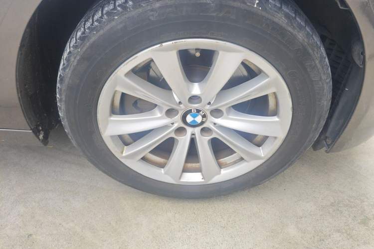 Used BMW 5 Series 2013 525Li Luxury Model Right Front Wheel Hub
