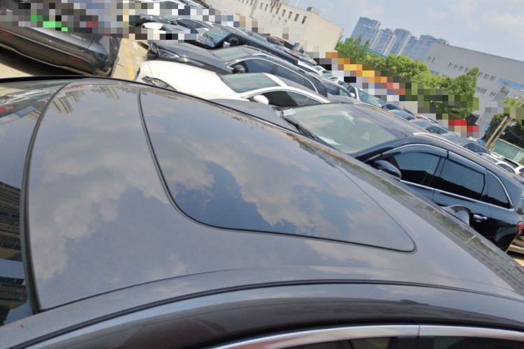 Used BMW 5 Series 2013 525Li Luxury Model Roof