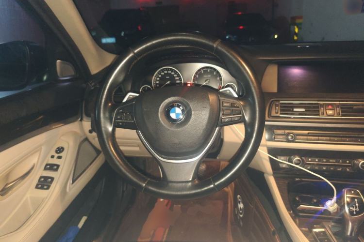 Used BMW 5 Series 2013 535Li Luxury Model Steering Wheel