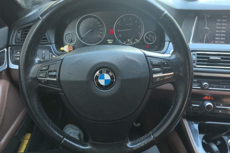 Used BMW 5 Series 2013 520Li Elegant Edition Steering Wheel