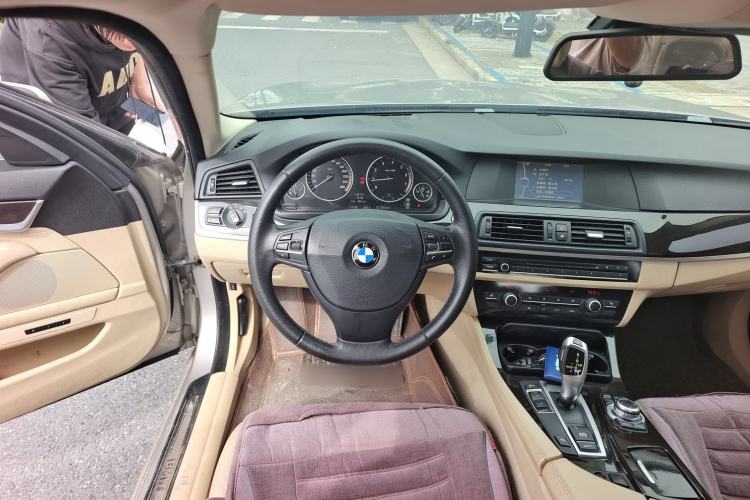 Used BMW 5 Series 2013 525Li Leading Model Steering Wheel