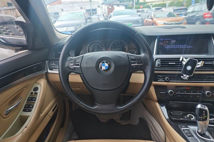 Used BMW 5 Series 2013 520Li Elegant Edition Steering Wheel