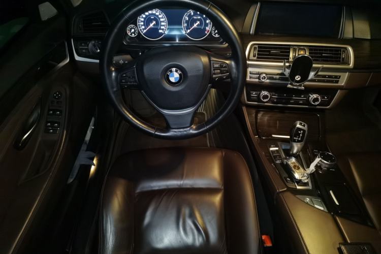 Used BMW 5 Series 2013 525Li Leading Model Steering Wheel