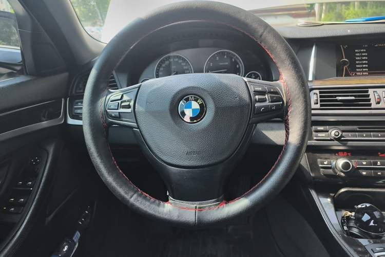 Used BMW 5 Series 2013 525Li Leading Model Steering Wheel