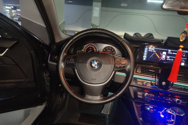 Used BMW 5 Series 2013 520Li Elegant Edition Steering Wheel