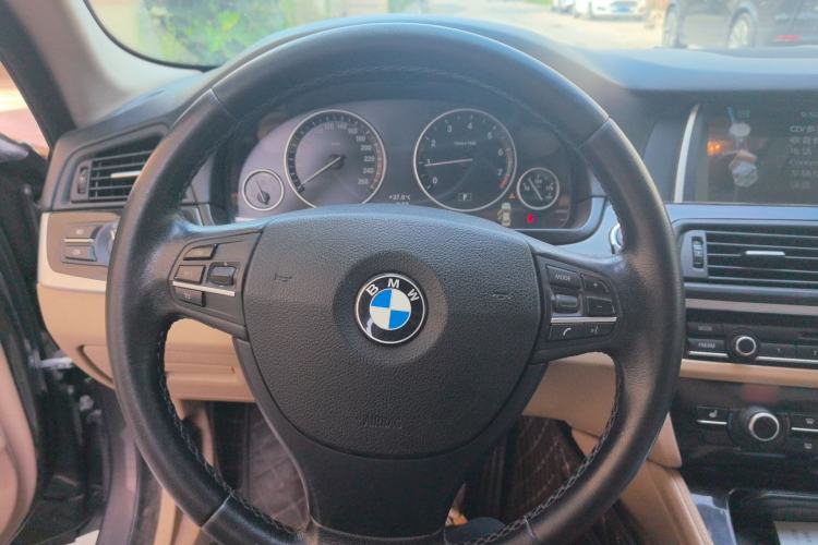 Used BMW 5 Series 2013 525Li Leading Model Steering Wheel