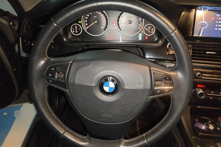 Used BMW 5 Series 2013 520Li Elegant Edition Steering Wheel
