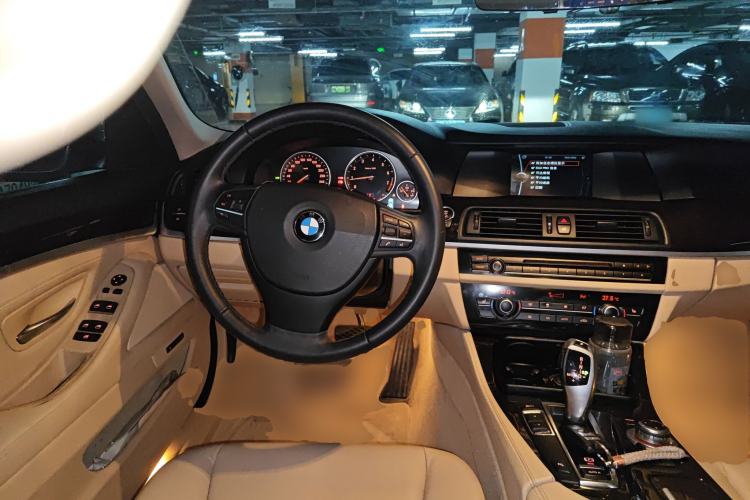Used BMW 5 Series 2013 525Li Leading Model Steering Wheel