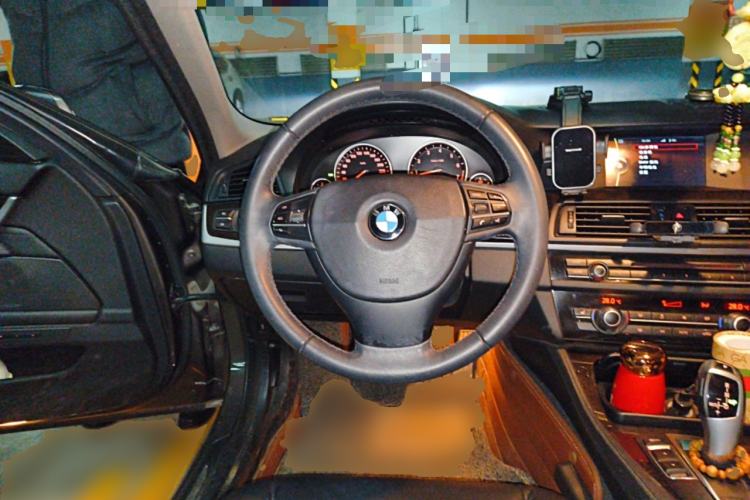 Used BMW 5 Series 2013 525Li Leading Model Steering Wheel