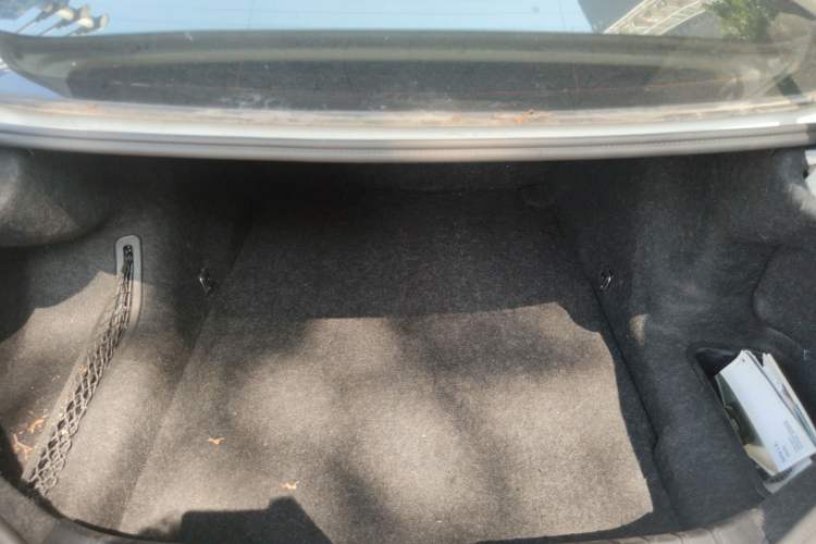 Used BMW 5 Series 2013 525Li Leading Model Trunk