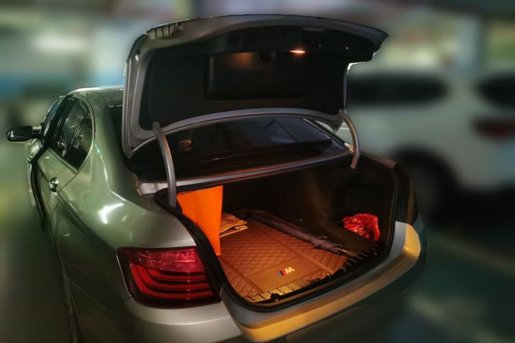 Used BMW 5 Series 2013 525Li Leading Model Trunk