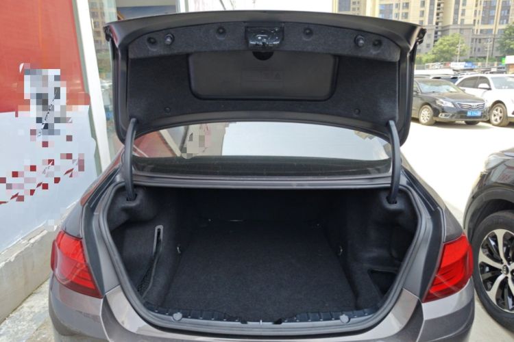 Used BMW 5 Series 2013 525Li Luxury Model Trunk