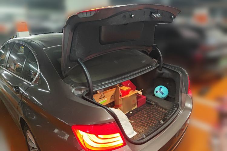 Used BMW 5 Series 2013 525Li Leading Model Trunk