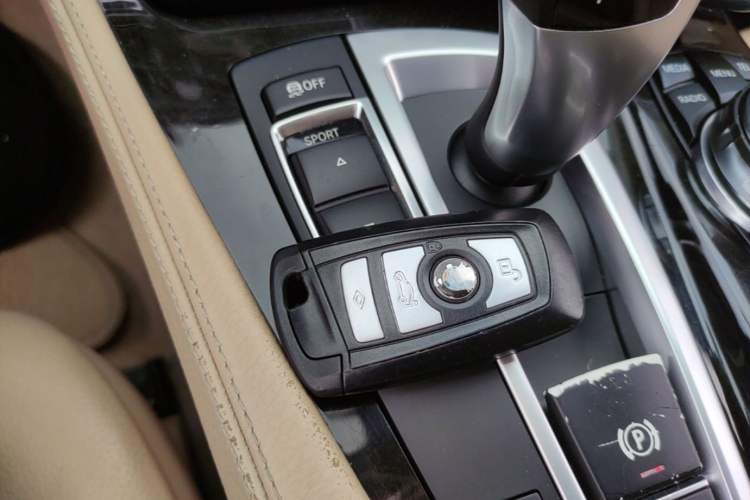 Used BMW 5 Series 2013 525Li Luxury Model Vehicle Key