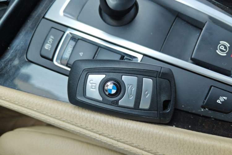 Used BMW 5 Series 2013 525Li Luxury Model Vehicle Key