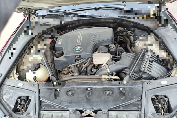 Used BMW 5 Series 2013 525Li Luxury Model Engine Bay