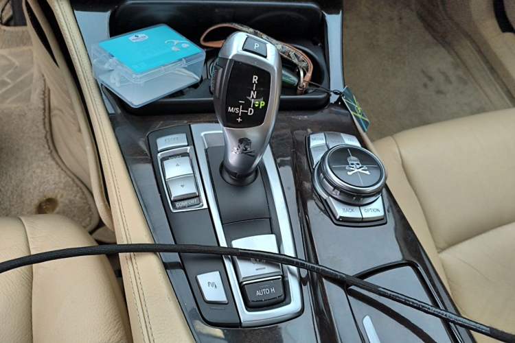 Used BMW 5 Series 2013 525Li Luxury Model Gear Lever