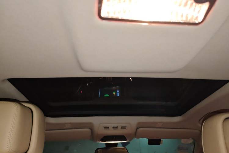 Used BMW 5 Series 2013 520Li Elegant Edition Headliner
