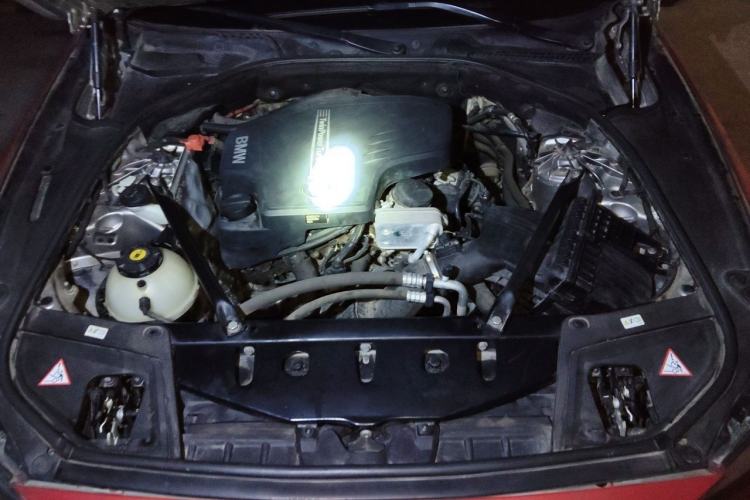 Used BMW 5 Series 2013 520Li Elegant Edition Engine Bay