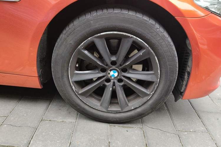 Used BMW 5 Series 2013 520Li Elegant Edition Right Front Wheel Hub