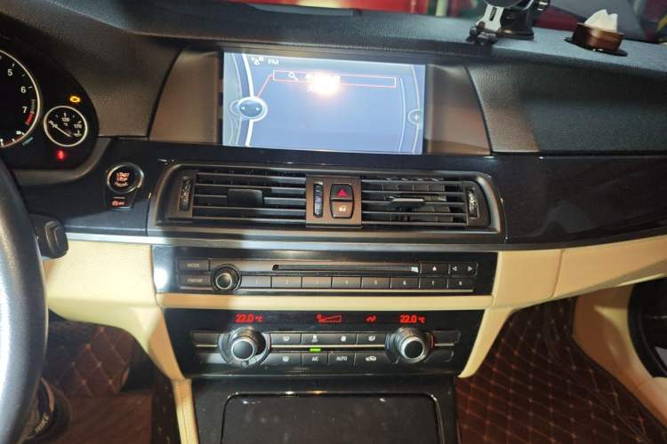 Used BMW 5 Series 2013 520Li Elegant Edition Audio And AC Panel