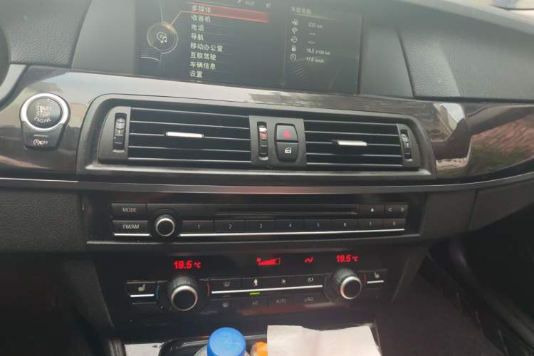 Used BMW 5 Series 2013 525Li Luxury Model Audio And AC Panel
