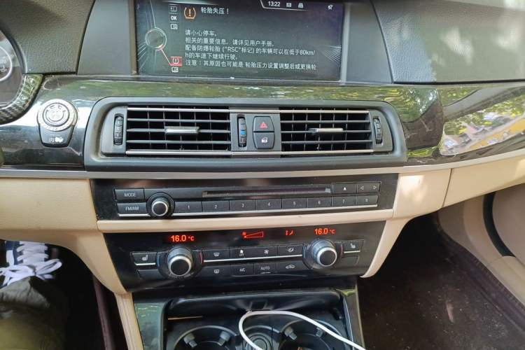 Used BMW 5 Series 2013 525Li Leading Model Audio And AC Panel