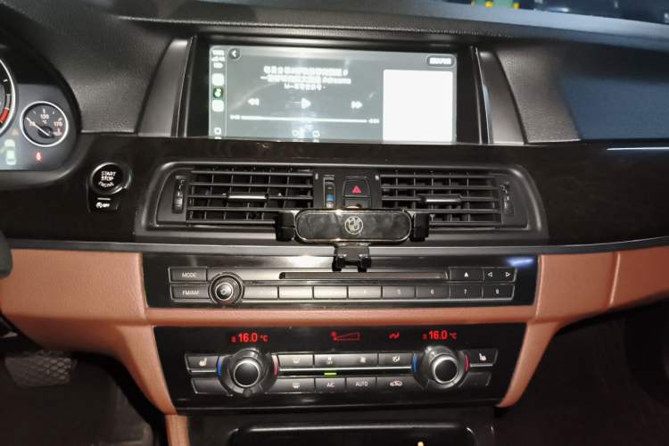Used BMW 5 Series 2013 525Li Luxury Model Audio And AC Panel