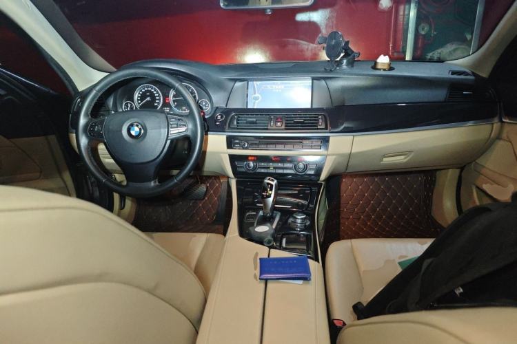 Used BMW 5 Series 2013 520Li Elegant Edition Center Console