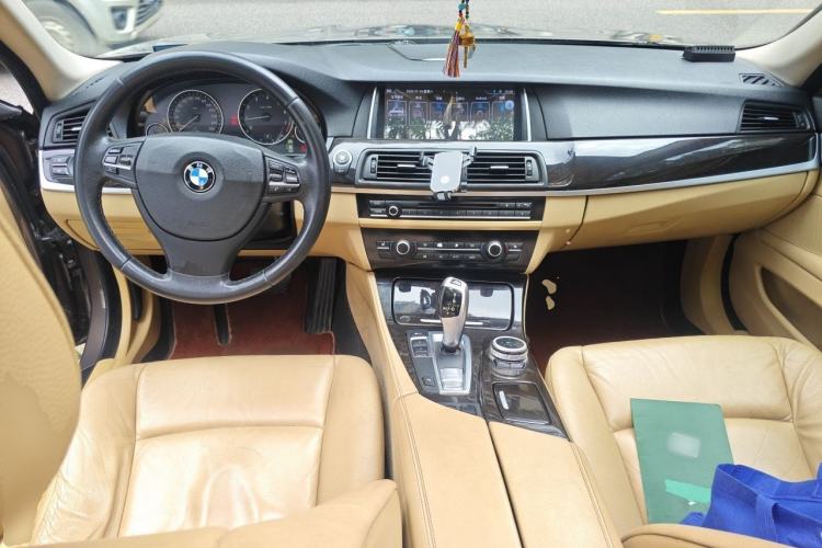 Used BMW 5 Series 2013 525Li Leading Model Center Console