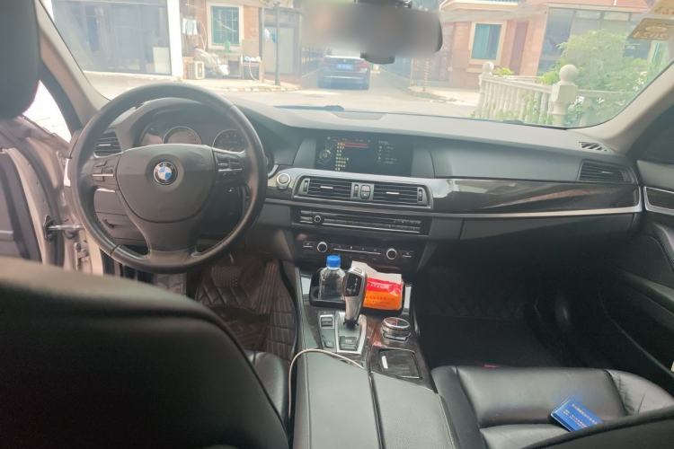 Used BMW 5 Series 2013 525Li Luxury Model Center Console