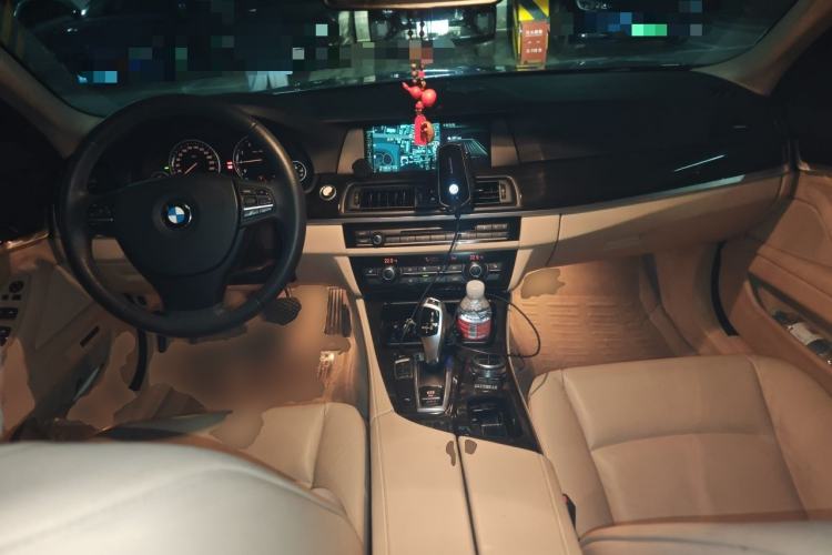 Used BMW 5 Series 2013 530Li Leading Model Center Console