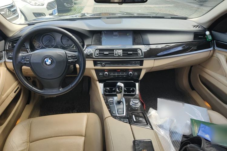Used BMW 5 Series 2013 525Li Leading Model Center Console