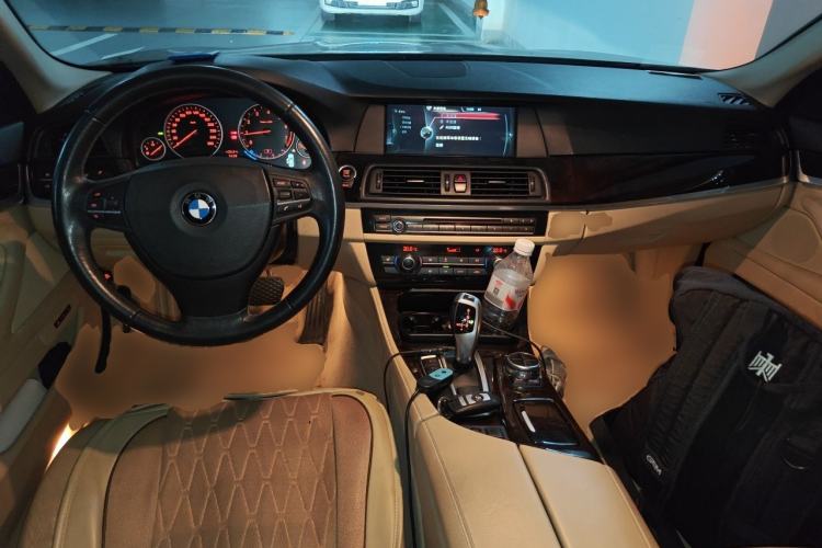Used BMW 5 Series 2013 525Li Luxury Model Center Console